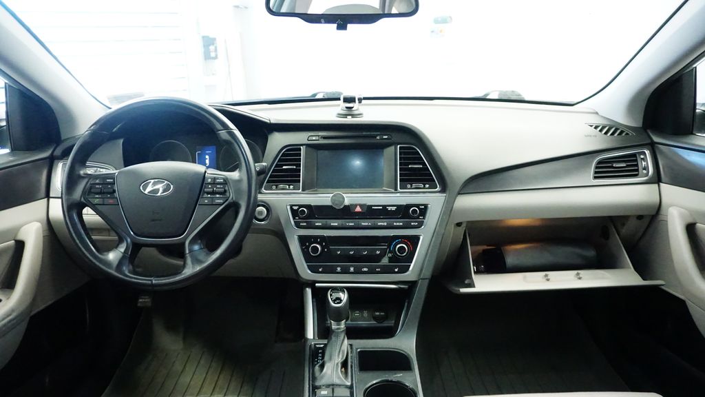 Thumbnail: 2017 Hyundai Sonata - 2