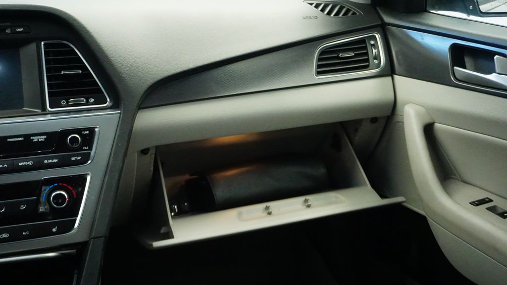 Thumbnail: 2017 Hyundai Sonata - 25