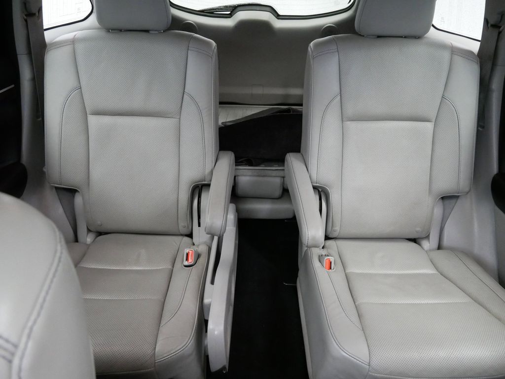 Thumbnail: 2016 Toyota Highlander - 9