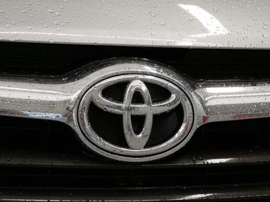 Thumbnail: 2016 Toyota Highlander - 5