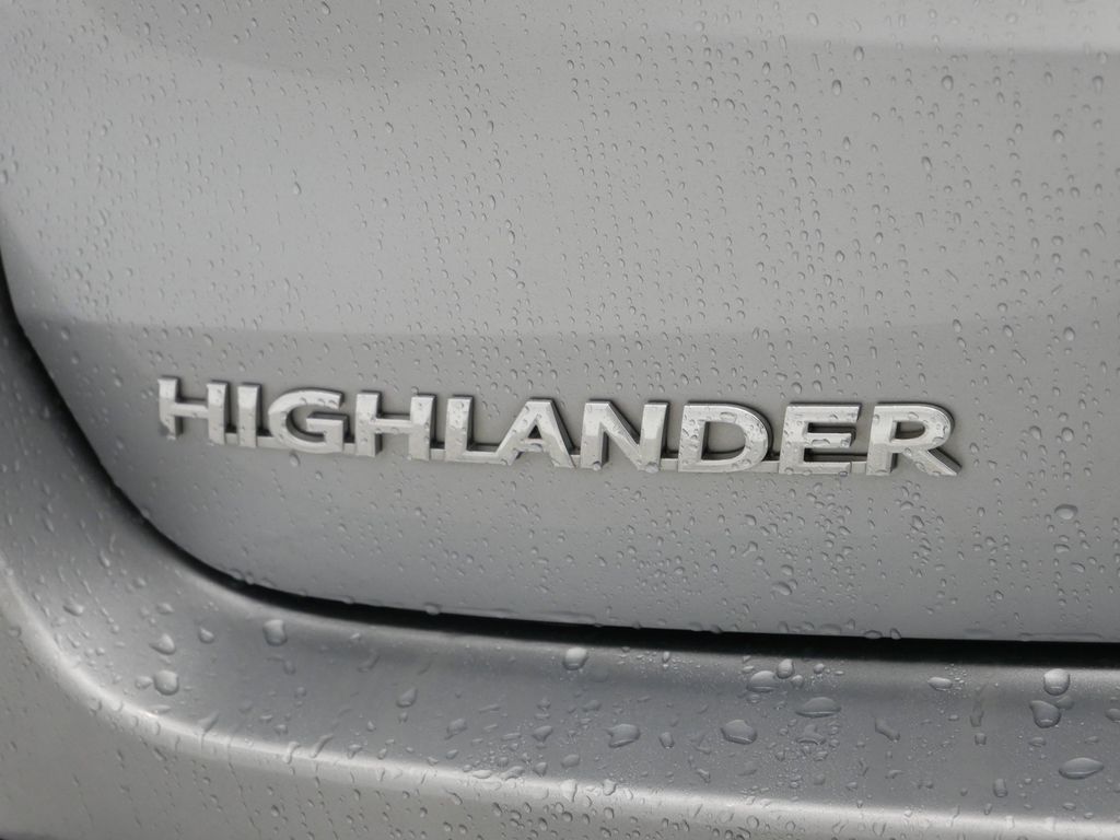 Thumbnail: 2016 Toyota Highlander - 48