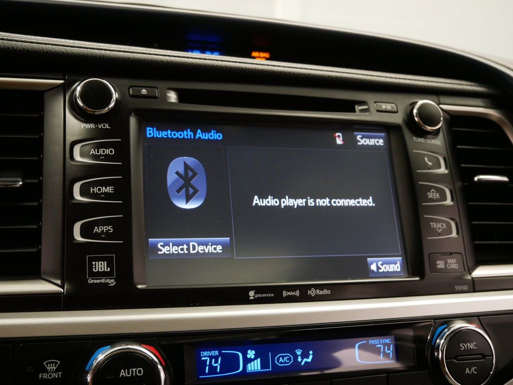 Thumbnail: 2016 Toyota Highlander - 12