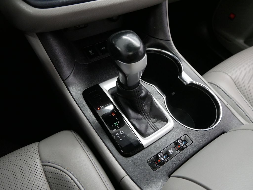 Thumbnail: 2016 Toyota Highlander - 13