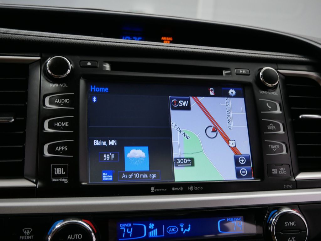 Thumbnail: 2016 Toyota Highlander - 36