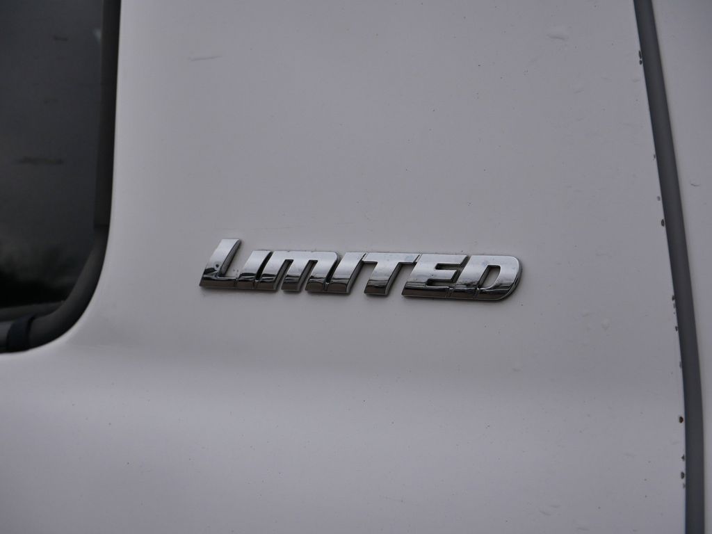 Thumbnail: 2015 Toyota Tundra - 23