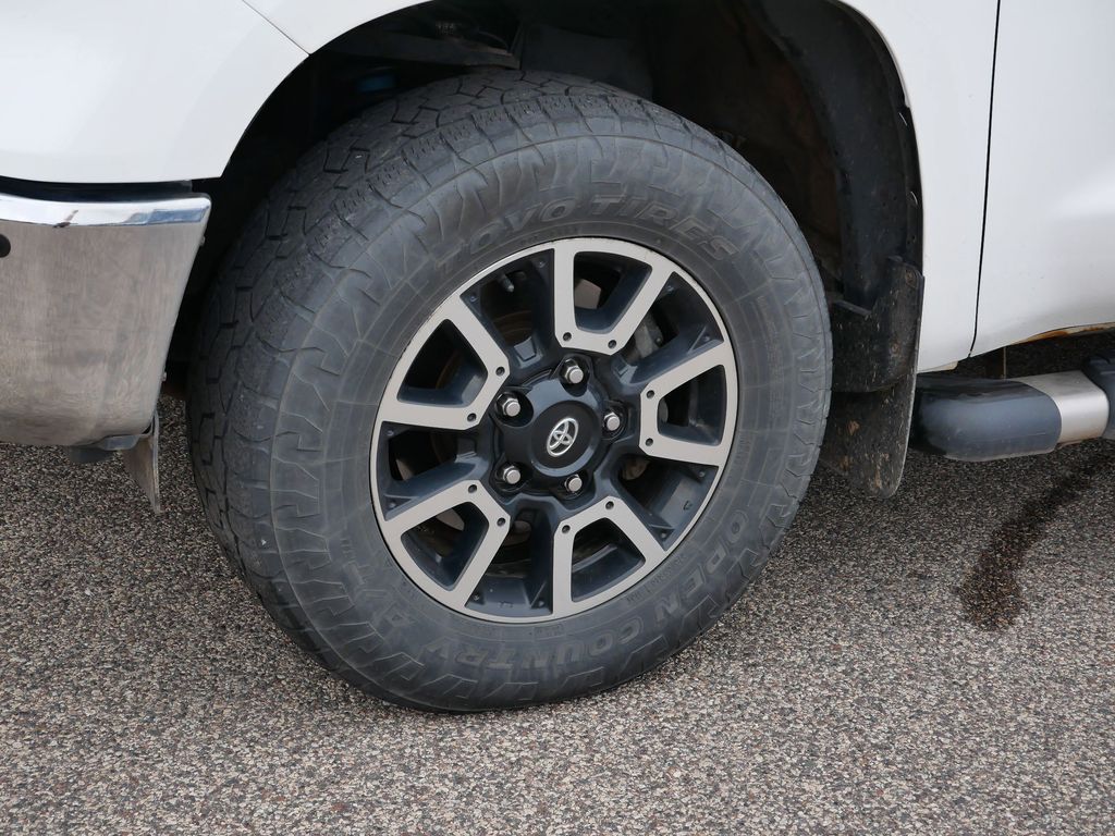 Thumbnail: 2015 Toyota Tundra - 7