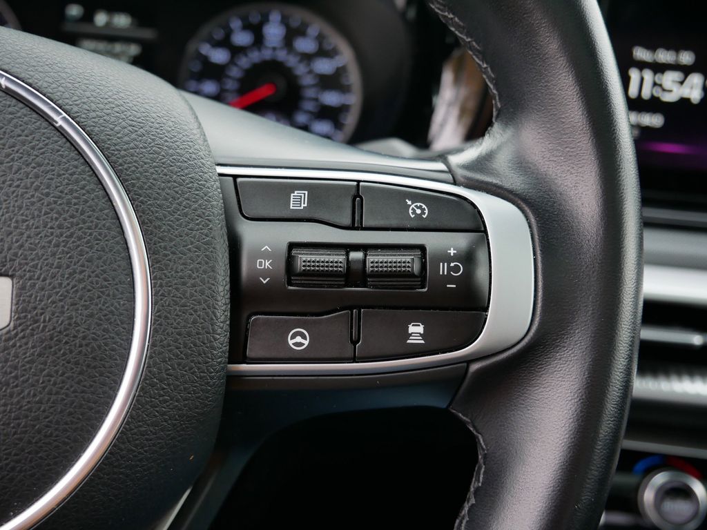 Thumbnail: 2023 Kia K5 - 31