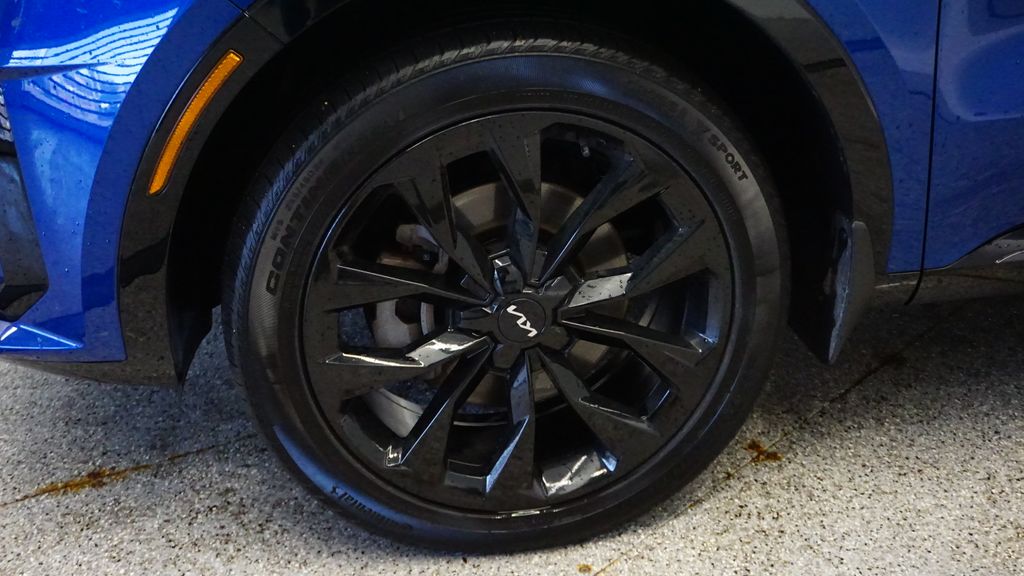 Thumbnail: 2023 Kia Sorento - 8