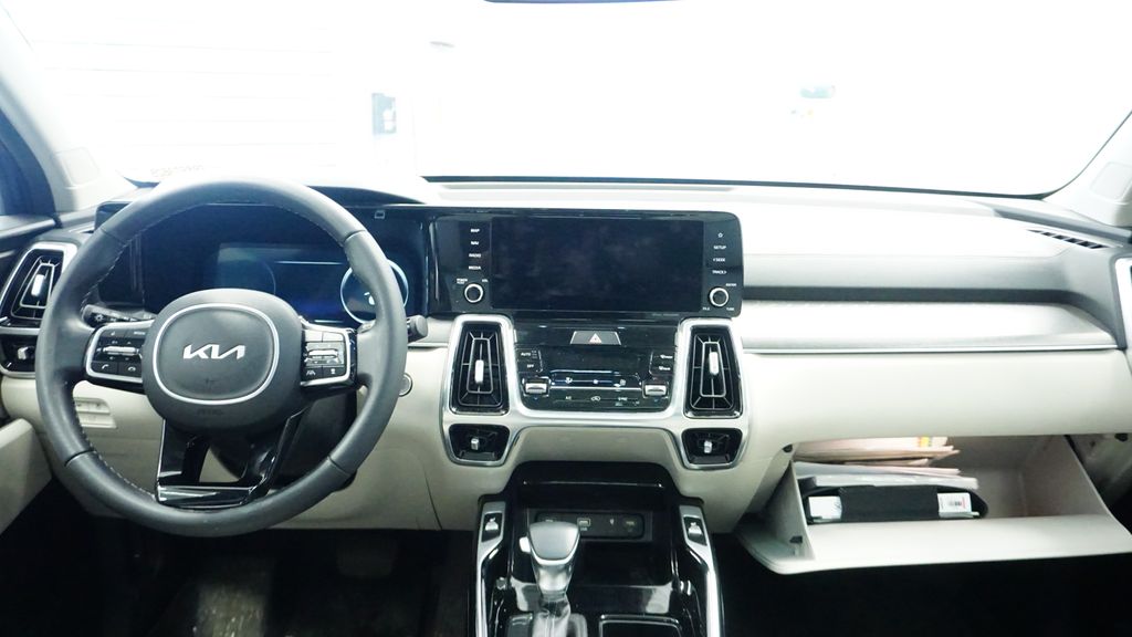 Thumbnail: 2023 Kia Sorento - 2