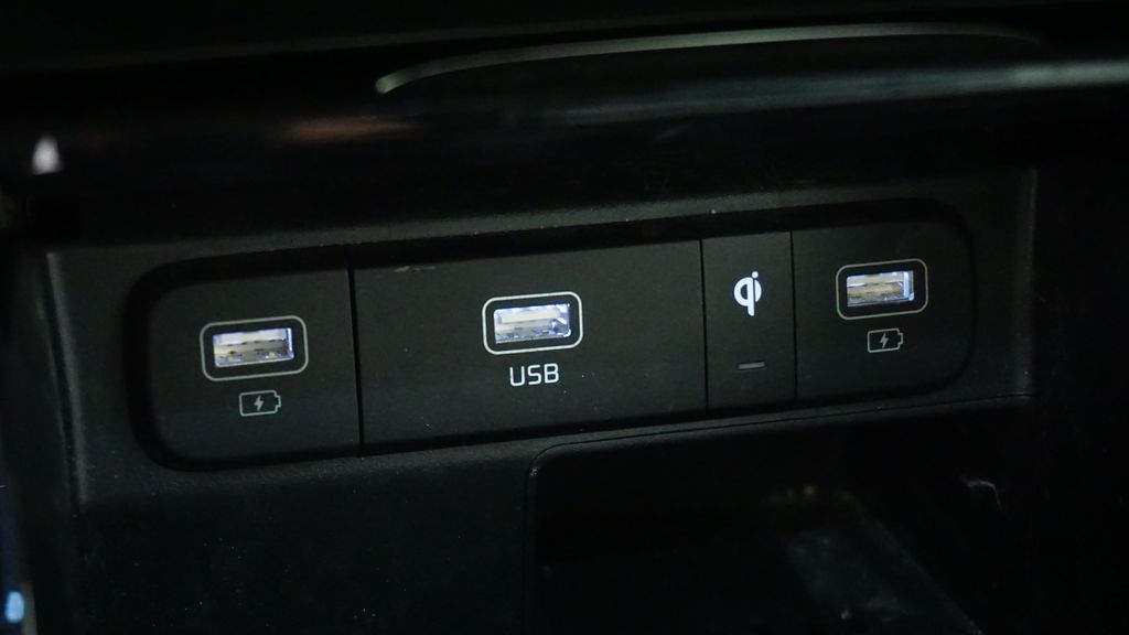 Thumbnail: 2023 Kia Sorento - 33