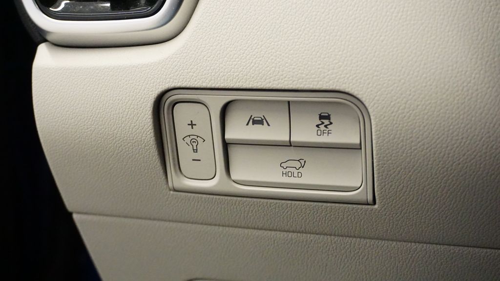 Thumbnail: 2023 Kia Sorento - 30