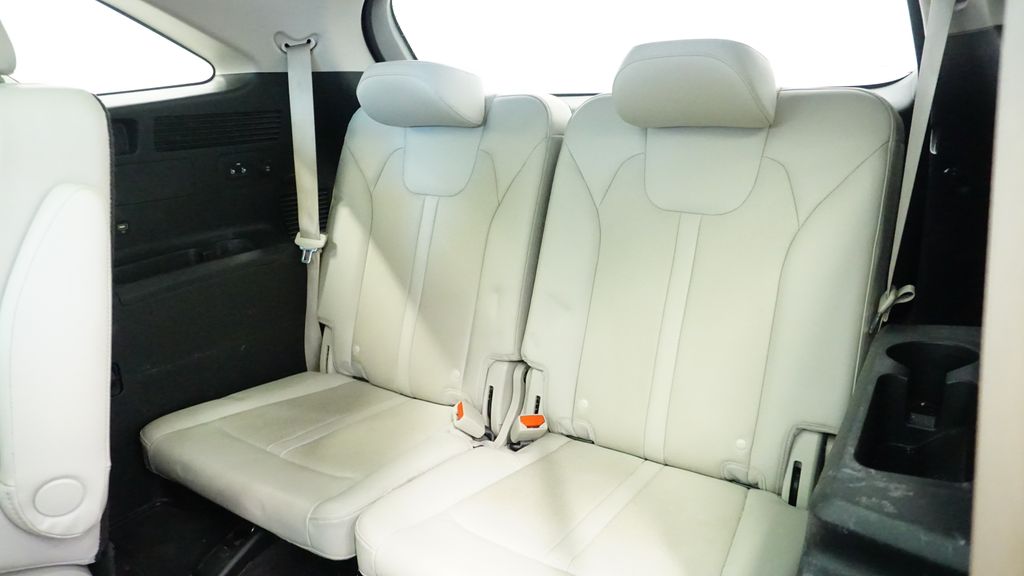 Thumbnail: 2023 Kia Sorento - 28