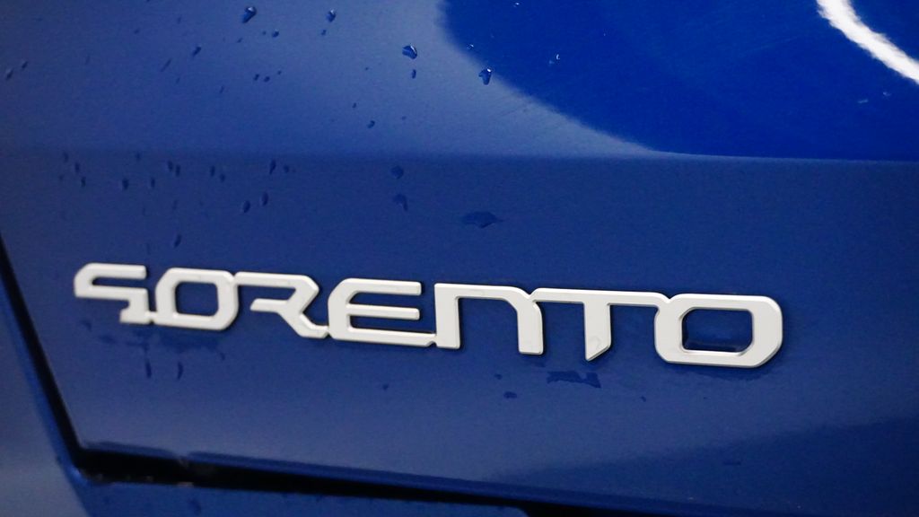 Thumbnail: 2023 Kia Sorento - 25