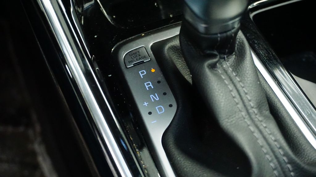 Thumbnail: 2023 Kia Sorento - 16