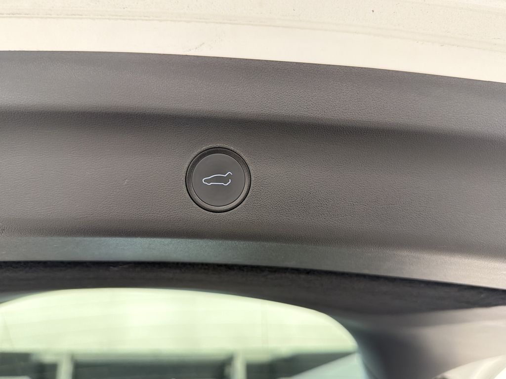 Thumbnail: 2022 Tesla Model Y - 21
