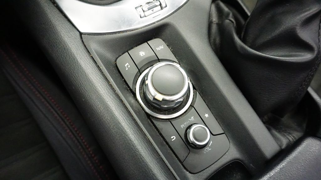 Thumbnail: 2017 Fiat 124 Spider - 10