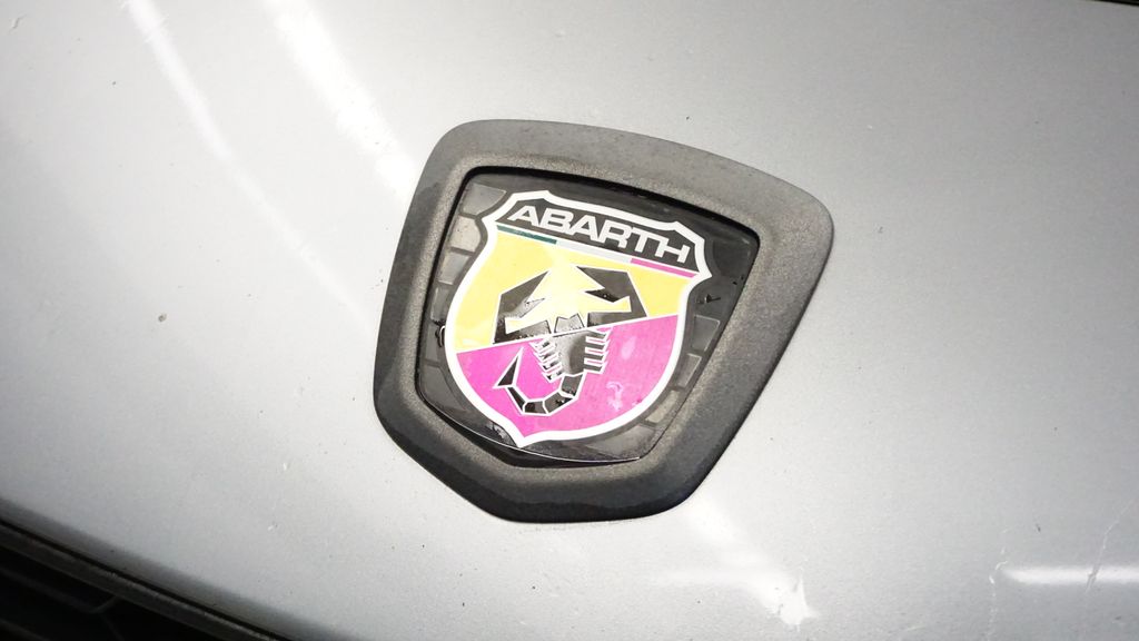 Thumbnail: 2017 Fiat 124 Spider - 6