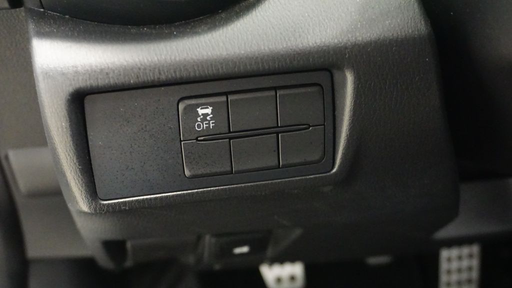 Thumbnail: 2017 Fiat 124 Spider - 23