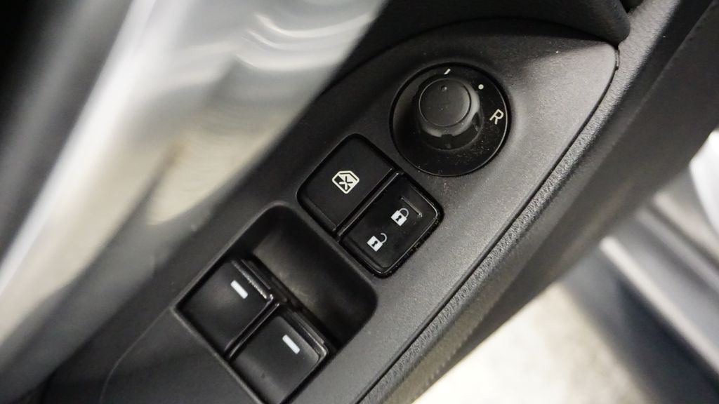 Thumbnail: 2017 Fiat 124 Spider - 22