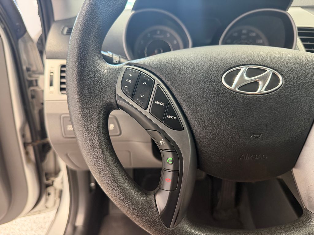 Thumbnail: 2015 Hyundai Elantra - 22