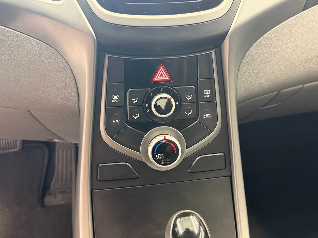 Thumbnail: 2015 Hyundai Elantra - 20