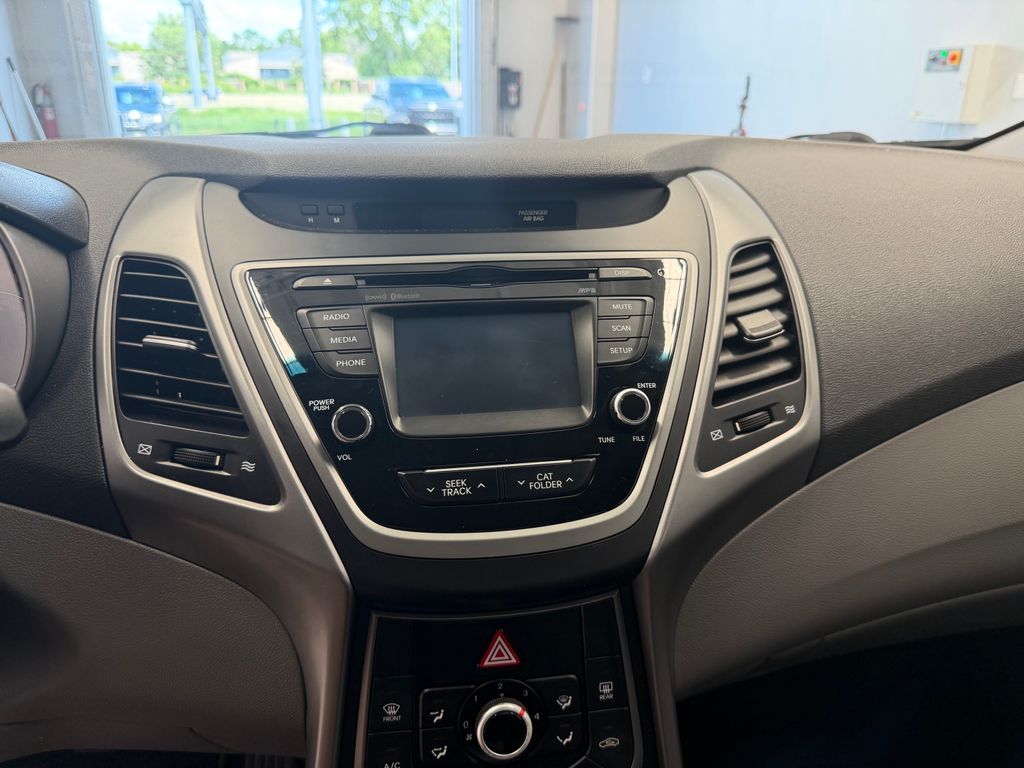 Thumbnail: 2015 Hyundai Elantra - 15