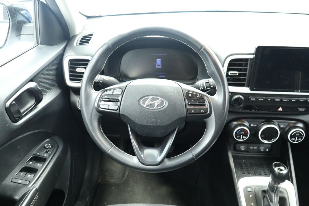 Thumbnail: 2023 Hyundai Venue - 9