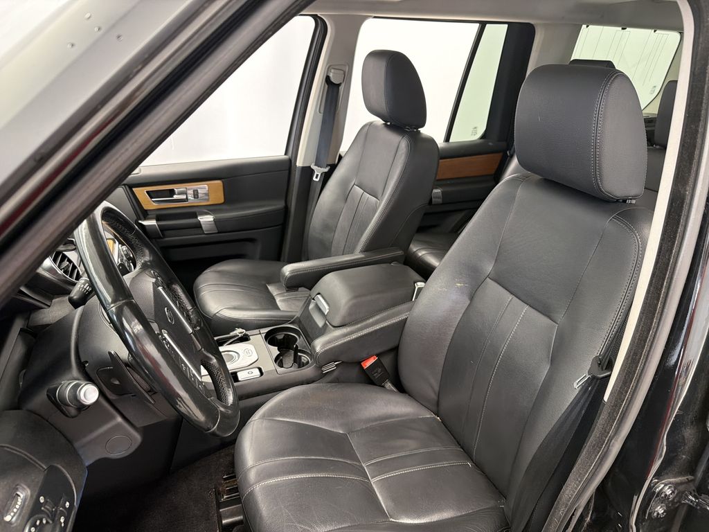 Thumbnail: 2015 Land Rover LR4 - 8