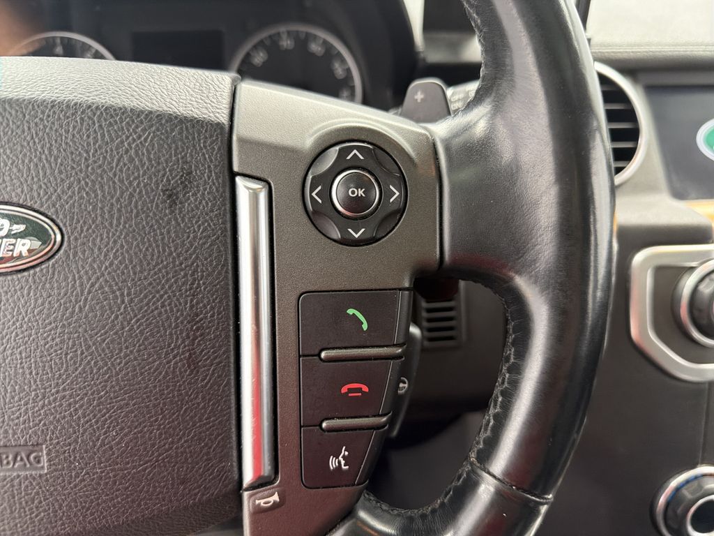Thumbnail: 2015 Land Rover LR4 - 23