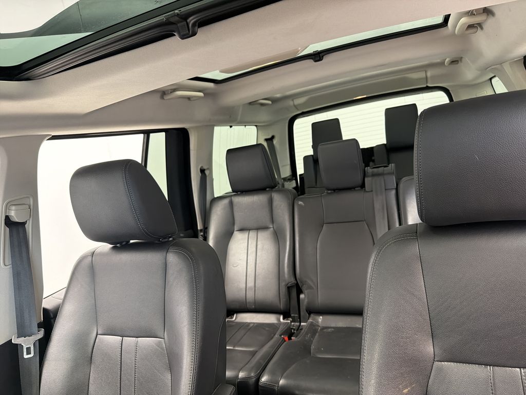 Thumbnail: 2015 Land Rover LR4 - 9