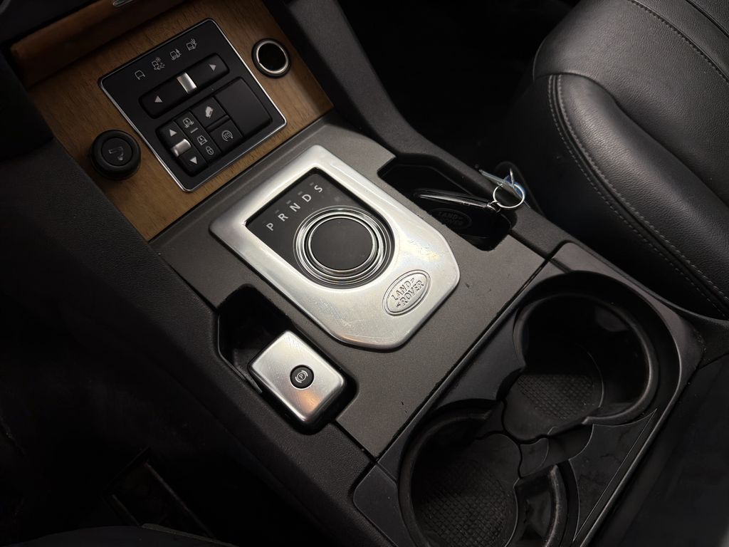 Thumbnail: 2015 Land Rover LR4 - 11