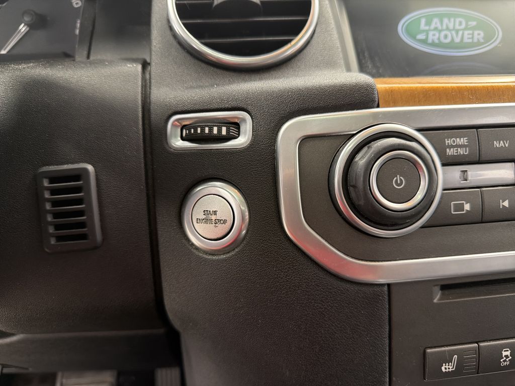 Thumbnail: 2015 Land Rover LR4 - 24