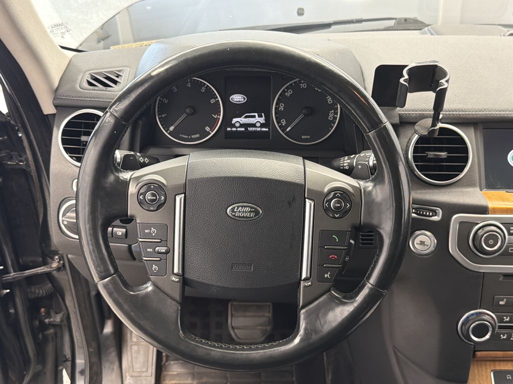 Thumbnail: 2015 Land Rover LR4 - 10
