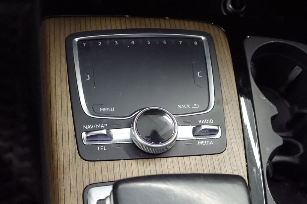 Thumbnail: 2017 Audi Q7 - 16