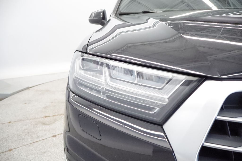 Thumbnail: 2017 Audi Q7 - 7