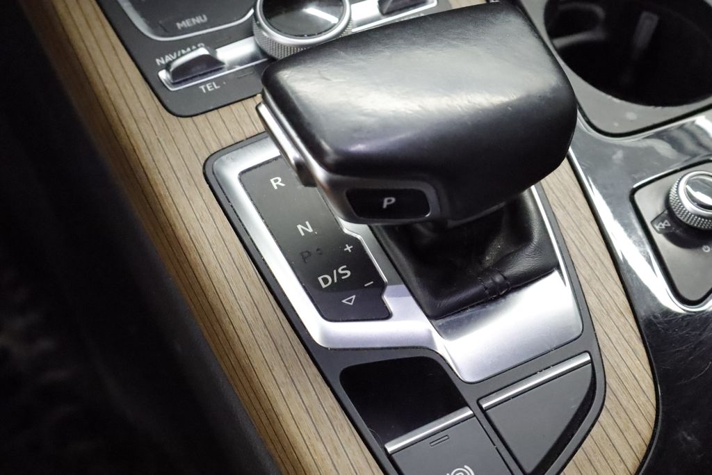 Thumbnail: 2017 Audi Q7 - 26