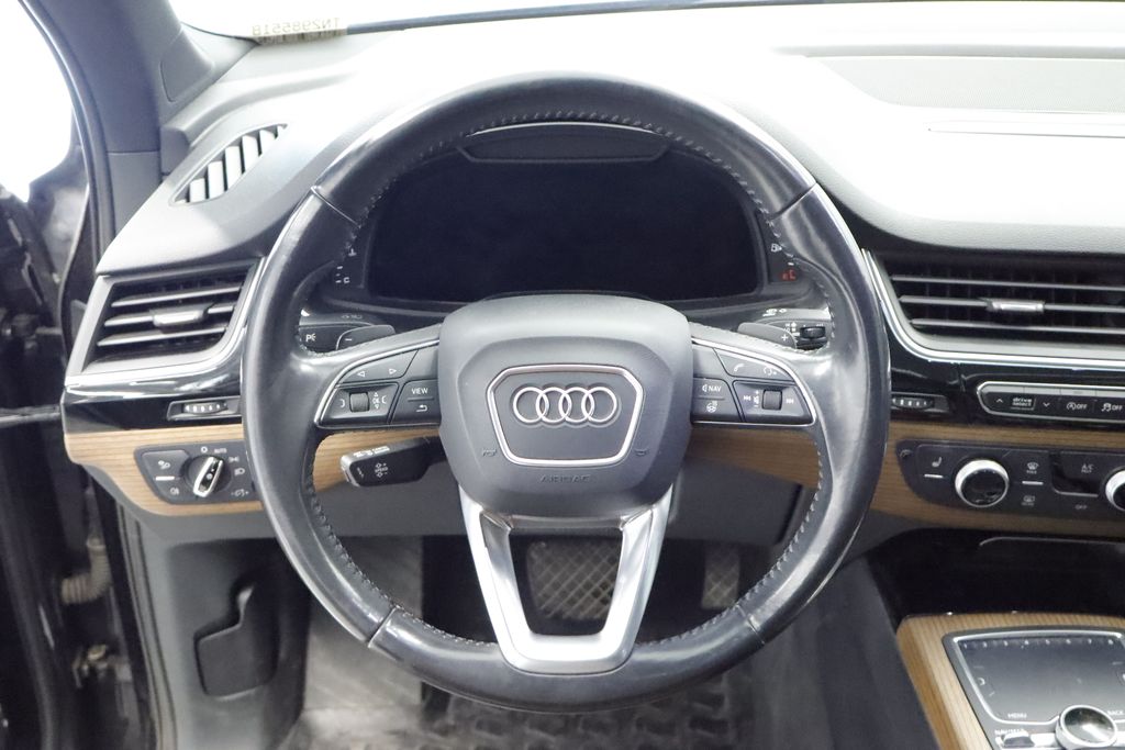 Thumbnail: 2017 Audi Q7 - 13