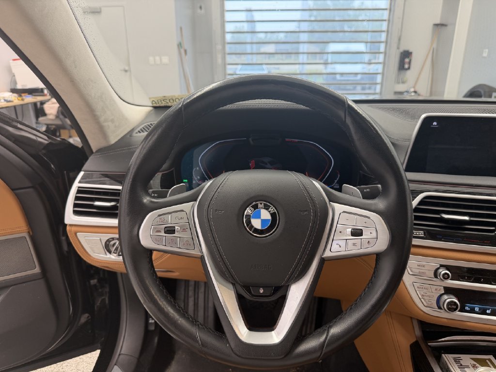 Thumbnail: 2021 BMW 7 Series - 2