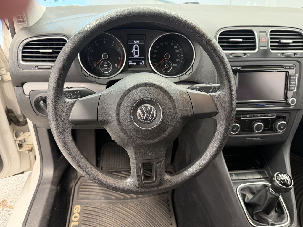 Thumbnail: 2012 Volkswagen Golf - 9