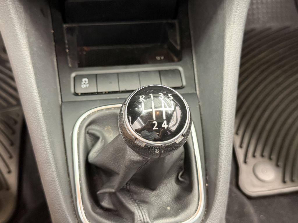 Thumbnail: 2012 Volkswagen Golf - 26