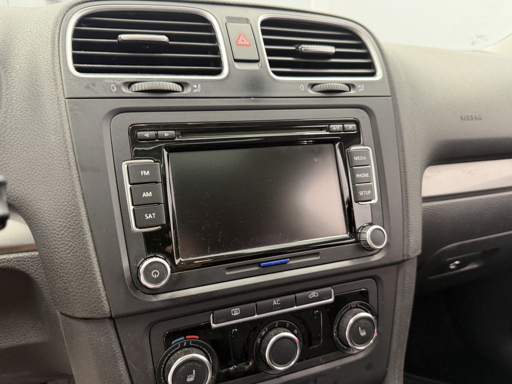 Thumbnail: 2012 Volkswagen Golf - 12
