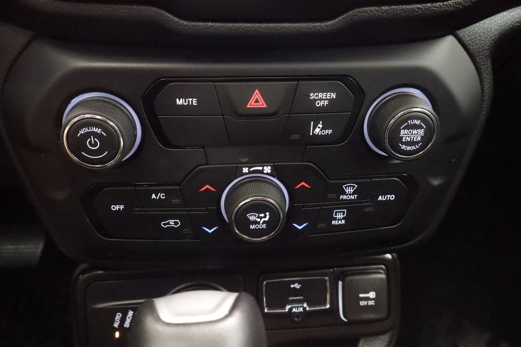 Thumbnail: 2023 Jeep Renegade - 31