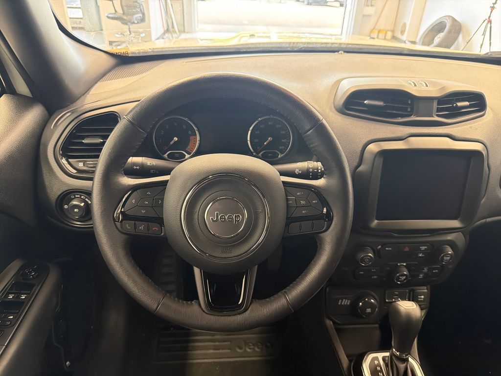 Thumbnail: 2022 Jeep Renegade - 8