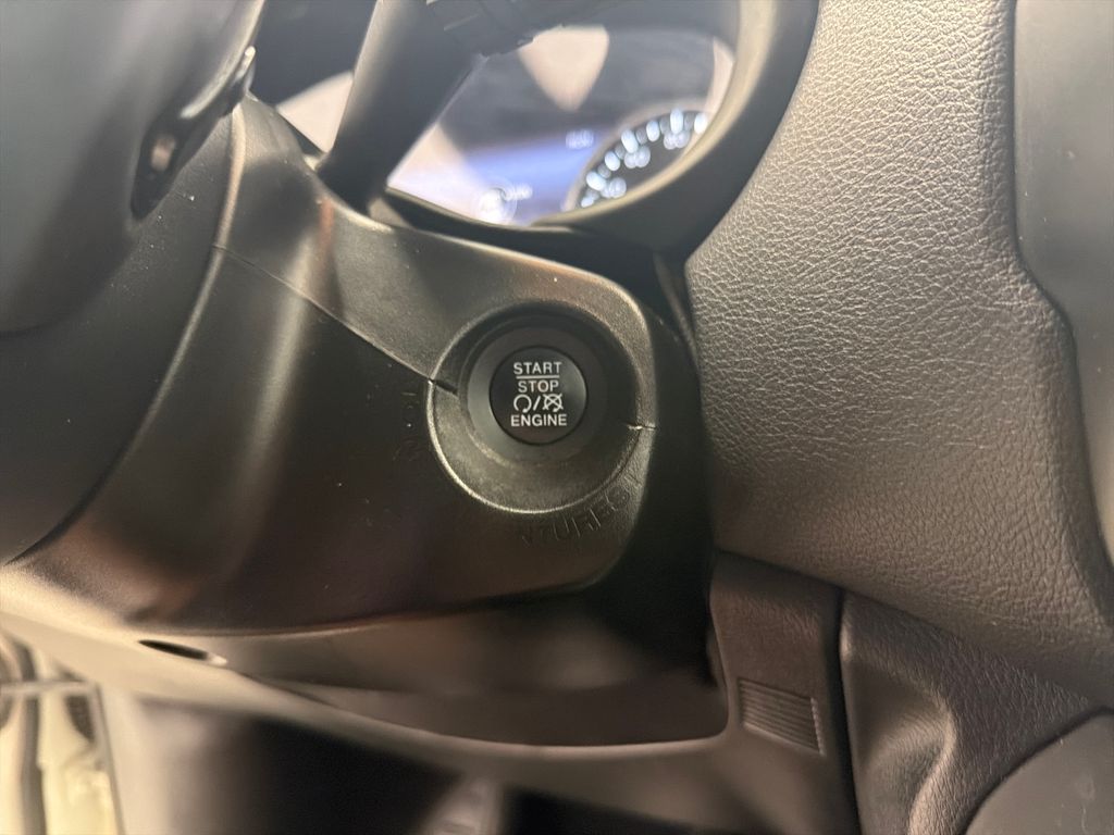 Thumbnail: 2022 Jeep Renegade - 22