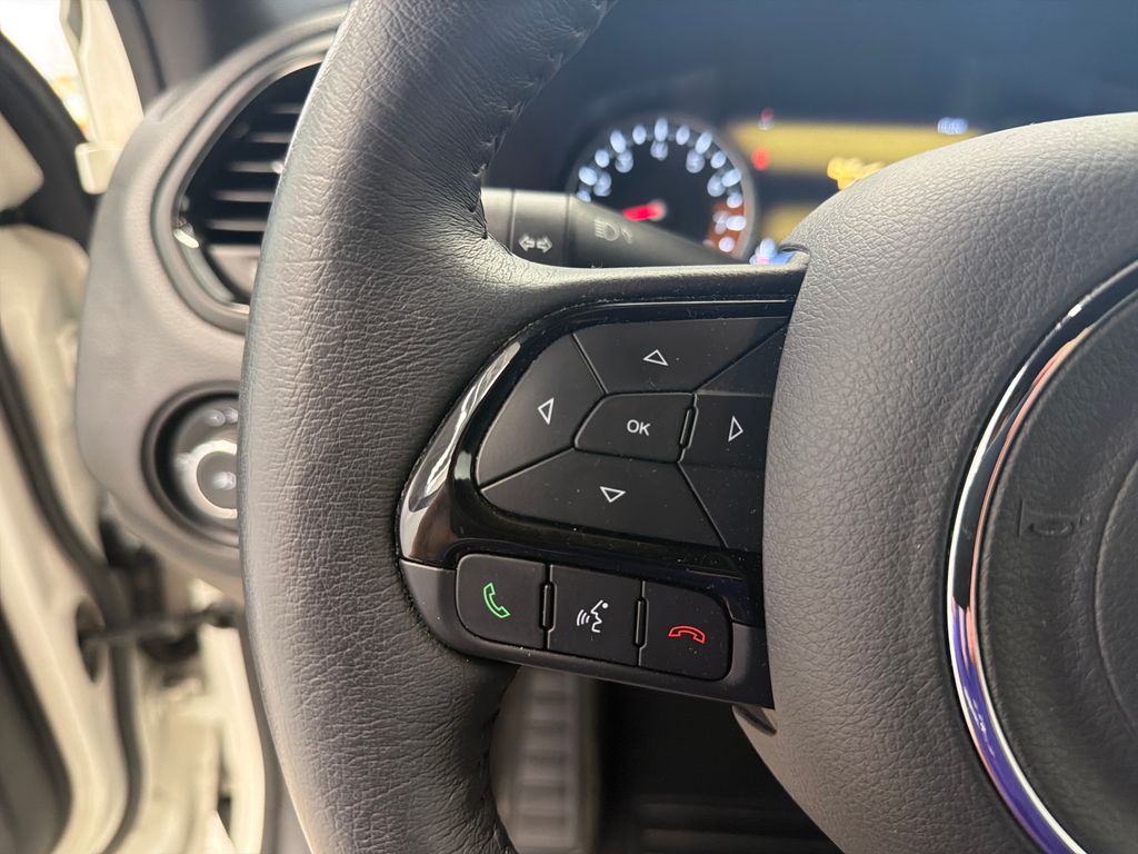 Thumbnail: 2022 Jeep Renegade - 23