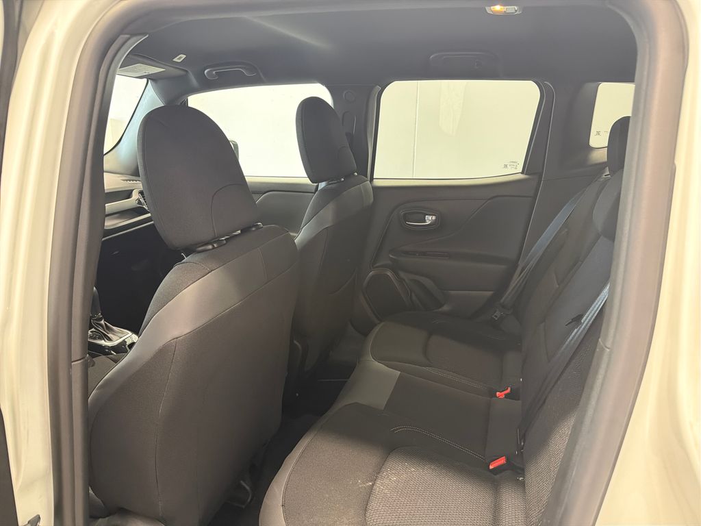 Thumbnail: 2022 Jeep Renegade - 10