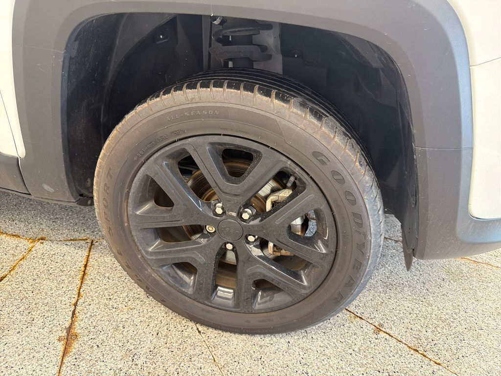 Thumbnail: 2022 Jeep Renegade - 7