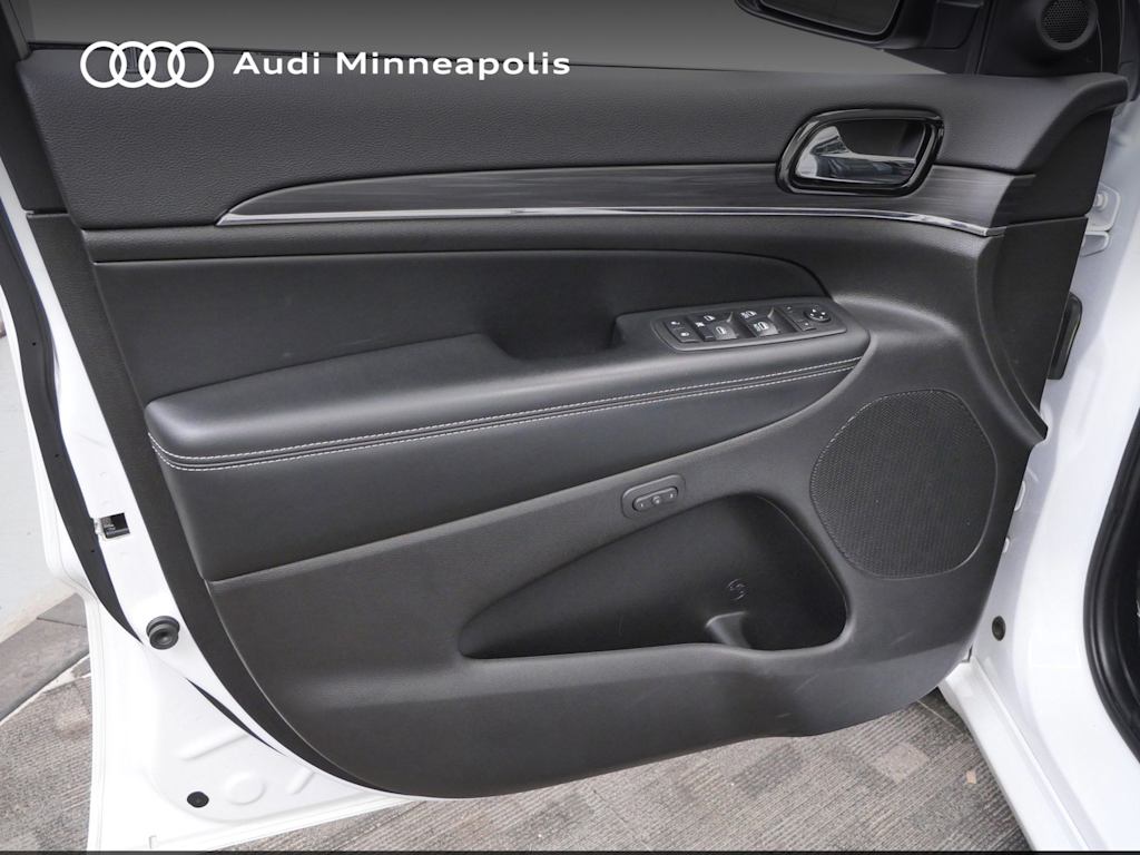 Thumbnail: 2021 Jeep Grand Cherokee - 16