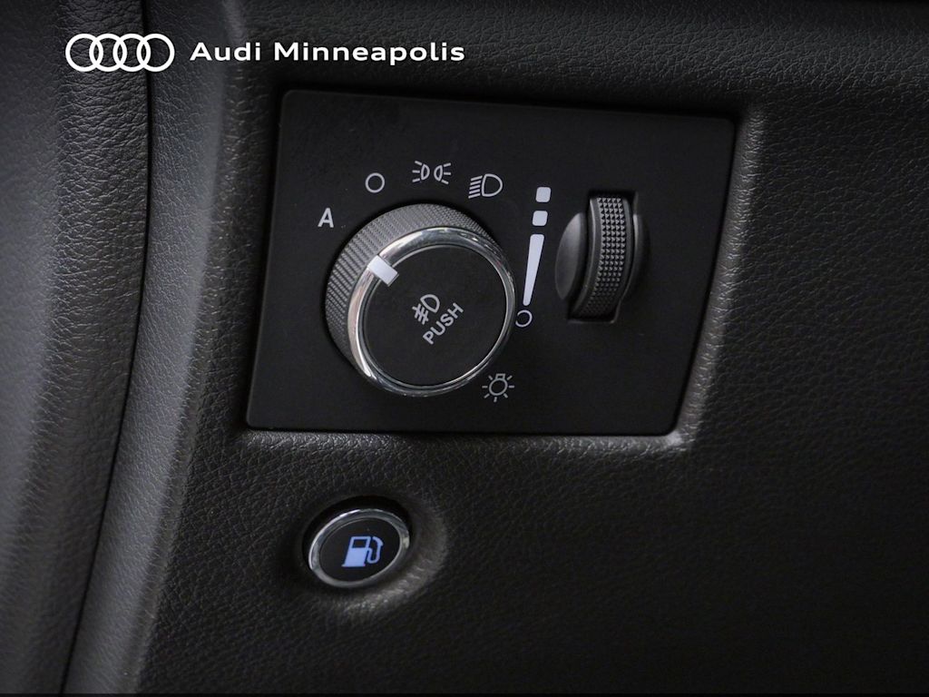 Thumbnail: 2021 Jeep Grand Cherokee - 20