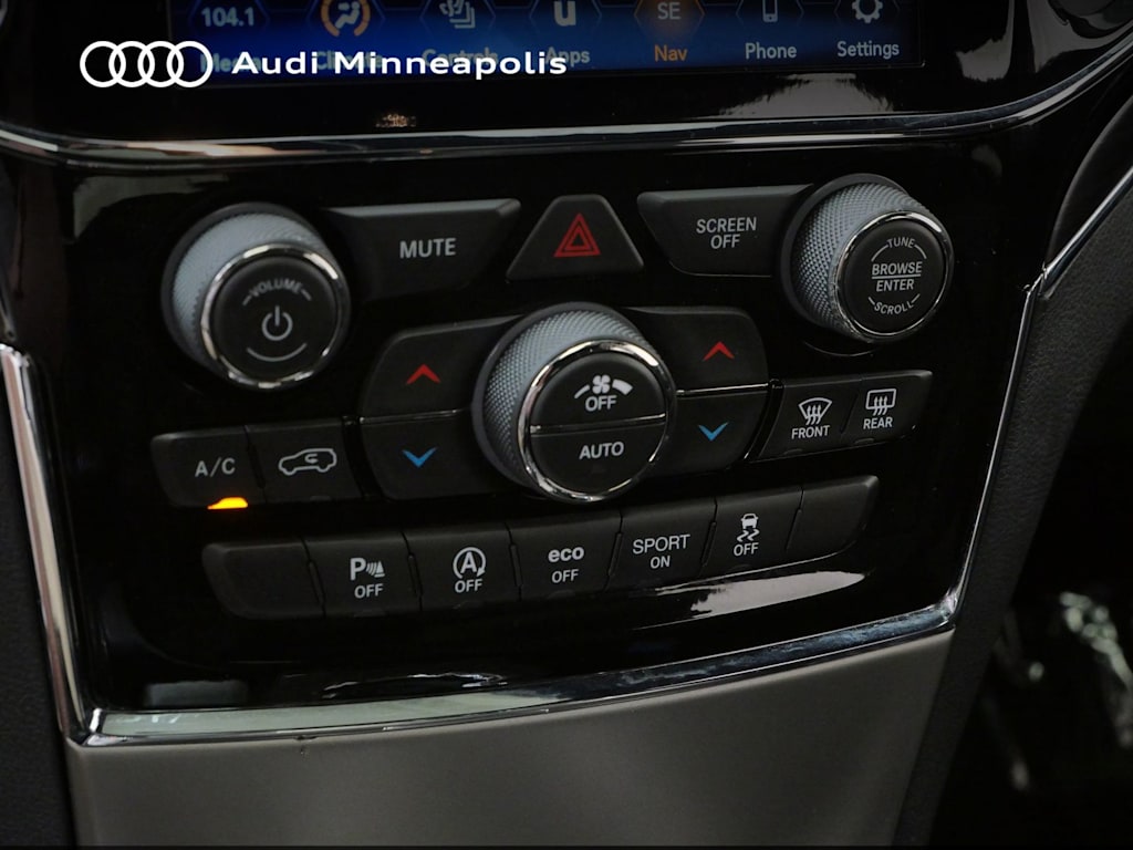 Thumbnail: 2019 Jeep Grand Cherokee - 23